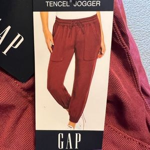 Gap Joggers